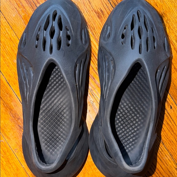 Yeezy Foam Runners main image 4